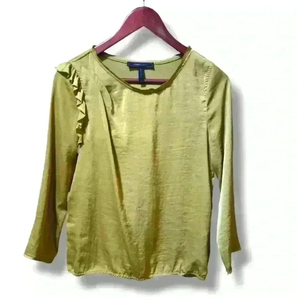 BCBGMaxazria Peridot Green Ruffle Pleated Shoulder Blouse| size Small #030 - Picture 2 of 3